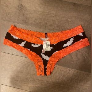 Victoria’s Secret PINK Halloween Extra Low Rise Cheekster Bat Small